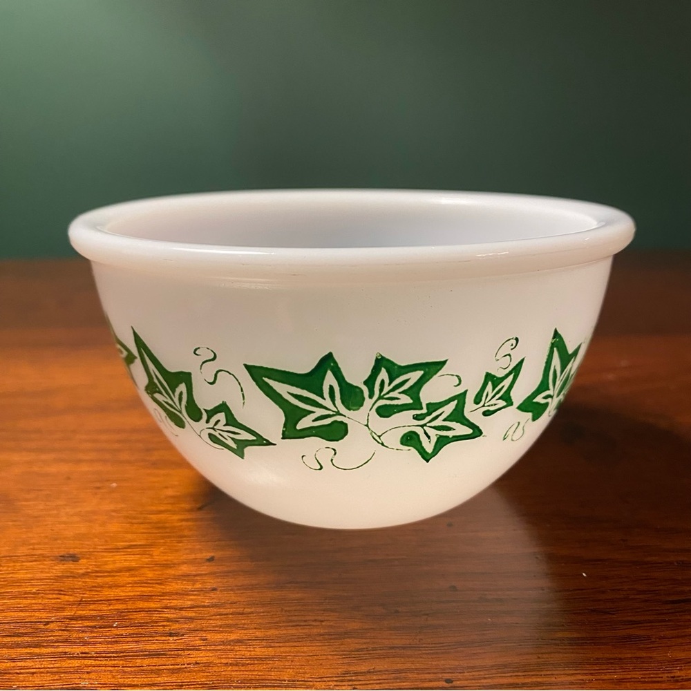 Green ivy‎ milk glass bowl
